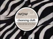 Load image into Gallery viewer, WOWJude Cleansing Mitt